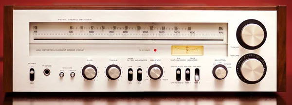 Vintage Stereo radiomottagare — Stockfoto