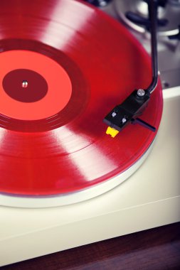 Analog stereo pikap vinil plak çalar