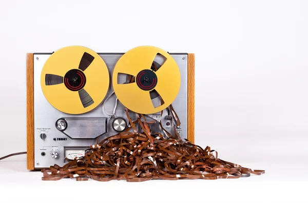 Open Reel Tape Deck Recorder Player with Messy Entangled Tape — Stock Photo, Image