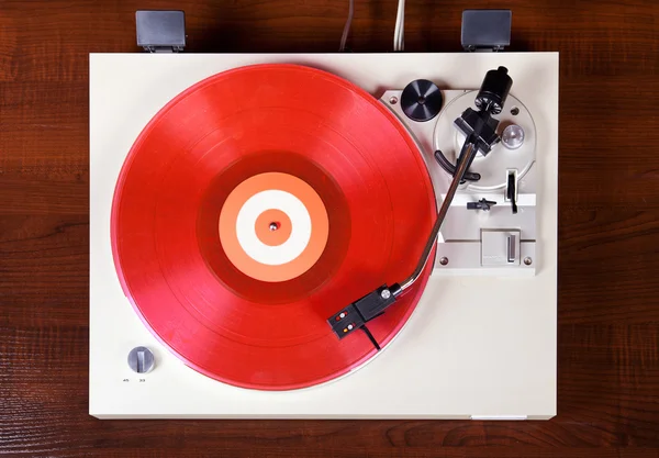 Jogador de vinil de mesa giratória estéreo analógico — Fotografia de Stock