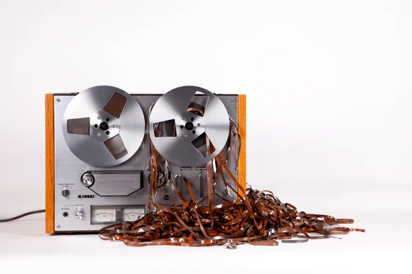 Open Reel Tape Deck Recorder Player with Messy Entangled Tape — Stock Photo, Image