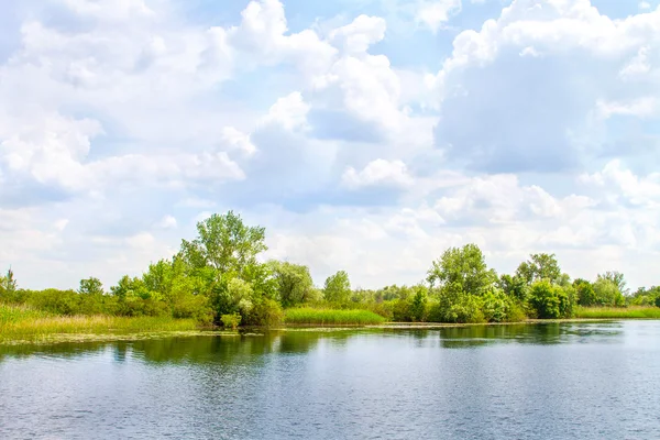 Paisaje río Dnieper pantanos y Kherson —  Fotos de Stock