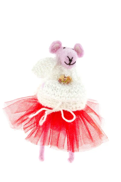 Ποντίκι παιχνίδι σε ροζ κασκόλ και μια κόκκινη φούστα — Φωτογραφία Αρχείου