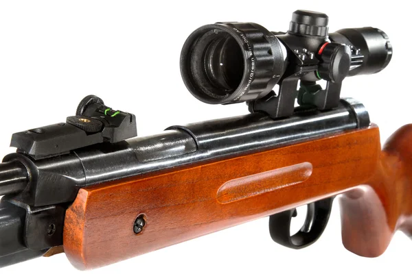 Rifle de aire comprimido con mira telescópica y culata de madera —  Fotos de Stock