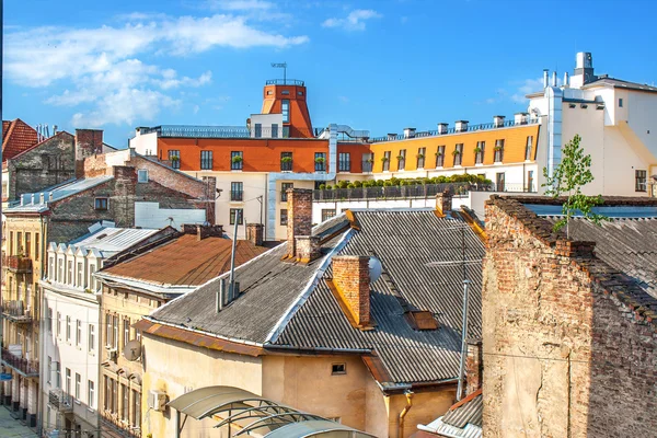 Cityscape view of the rooftops of the city — Stock Photo, Image