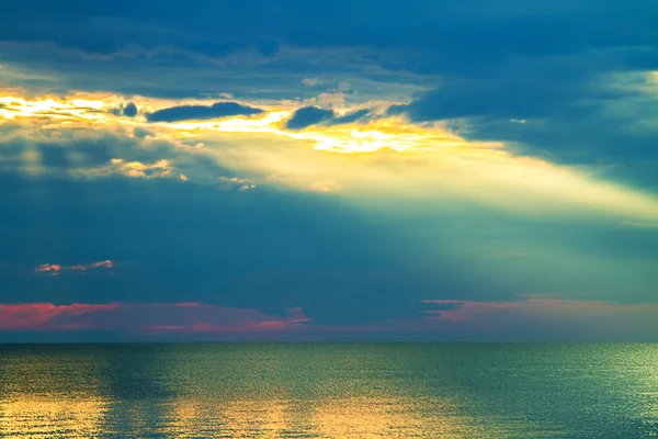 Orizzonte marino all'alba del mattino — Foto Stock