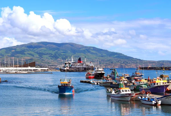 Porto de Ponta Delgada na ilha de São Miguel, Açores — Fotografia de Stock