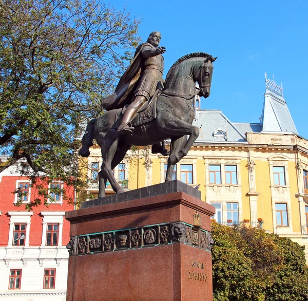 Monumento a Danylo Halytsky en Lviv, Ucrania — Foto de Stock