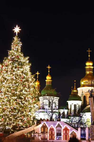 Vacances d'hiver sur la place Sophia à Kiev — Photo