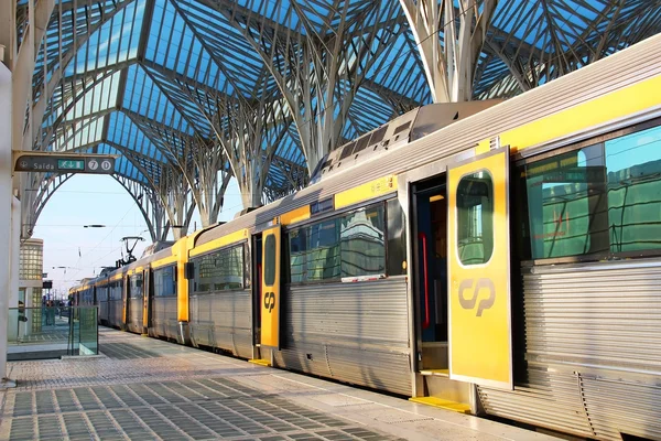 Estação Ferroviária do Oriente em Lisboa, Portugal — Fotografia de Stock