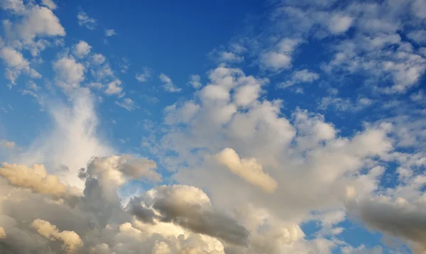 Ciel nuageux fond — Photo