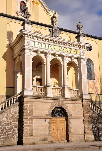 Portal Kościoła maria himmelfahrt w deggendorf, Bawaria — Zdjęcie stockowe