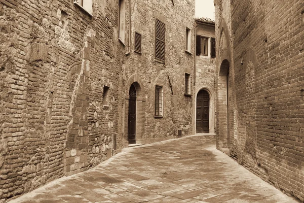 De Italia. Región Toscana. Ciudad de Montepulciano. En Sepia tonificado. Retro —  Fotos de Stock