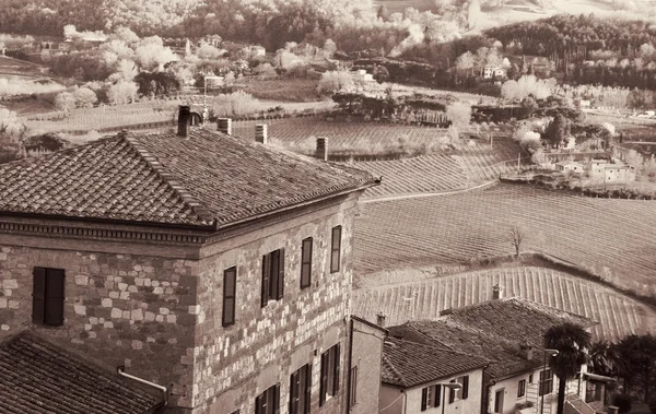 Włochy. Toskania. Montepulciano. W tonacji sepii. W stylu retro — Zdjęcie stockowe