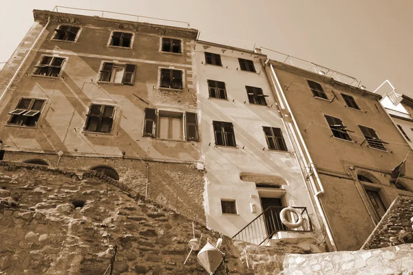 Italië. Cinque Terre. Riomaggiore dorp. In Sepia toned. Retro — Stockfoto