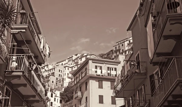 Włochy. Cinque Terre. Manarola. W tonacji sepii. W stylu retro — Zdjęcie stockowe