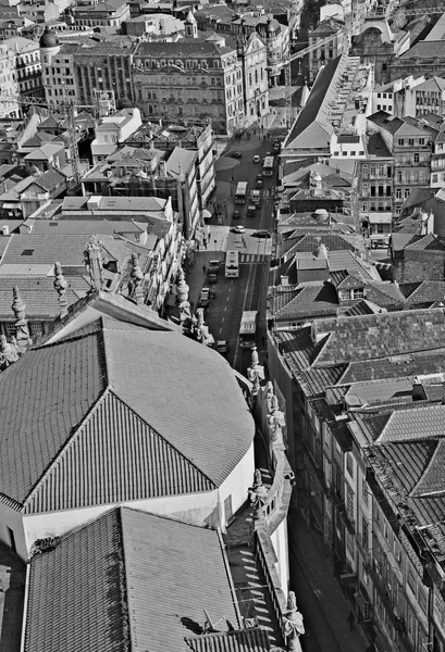 Portugal. Porto. Flygfoto över staden. I svart och vitt — Stockfoto