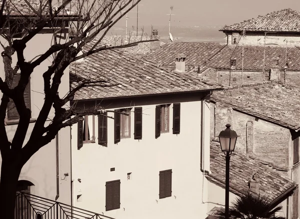 Itálie. Oblast Toskánsko. Montepulciano. V sépie tónovaný. Retro styl — Stock fotografie