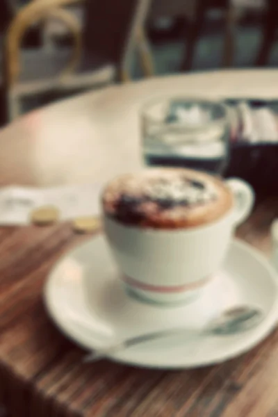 Чашка кофе в кофейне — стоковое фото