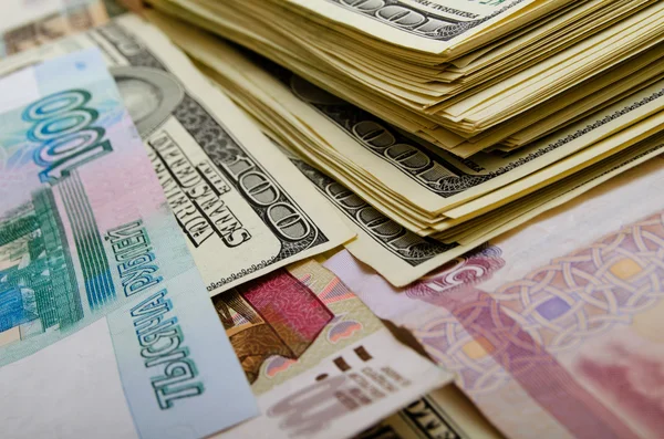 Νομισματικής κερδοσκοπίας του δολαρίου Ρούβλι Ρωσίας. — Φωτογραφία Αρχείου