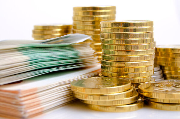 Монеты и банкноты
.