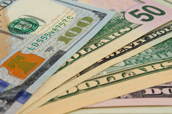 Наличные доллары США
.