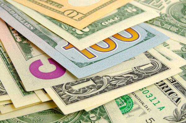 Наличные доллары США
.
