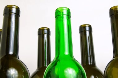 Cam şişeler endüstriyel kullanım için.