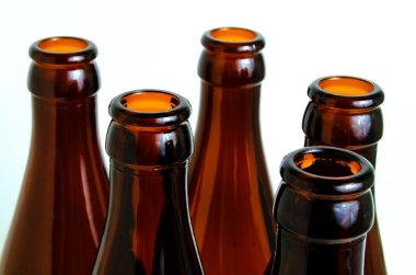 Cam şişeler endüstriyel kullanım için.