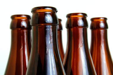 Cam şişeler endüstriyel kullanım için.