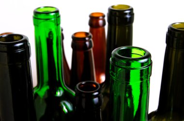 Cam şişeler endüstriyel kullanım için.