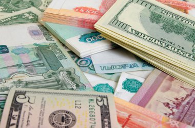 Rublesi dolarlık para spekülasyon.