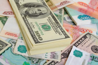 Rublesi dolarlık para spekülasyon.