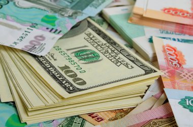 Rublesi dolarlık para spekülasyon.