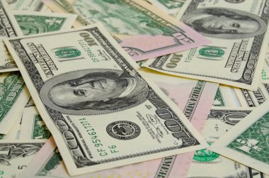 Dolar.