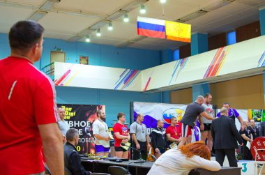 Novocheboksarsk, Rusya - 7 Şubat 2016: Şampiyonası benc üzerinde