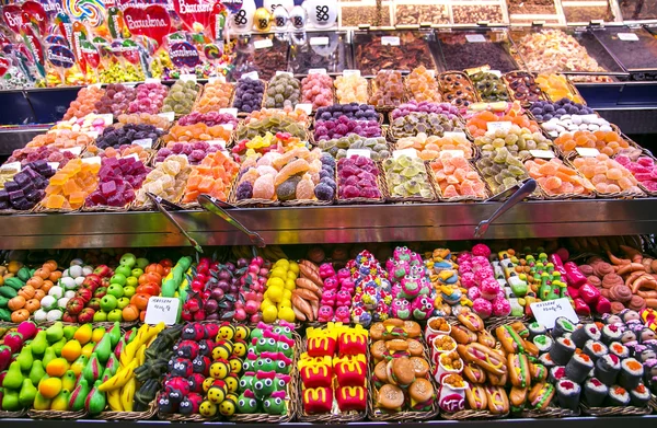 La Boqueria market farklı tatlılar
