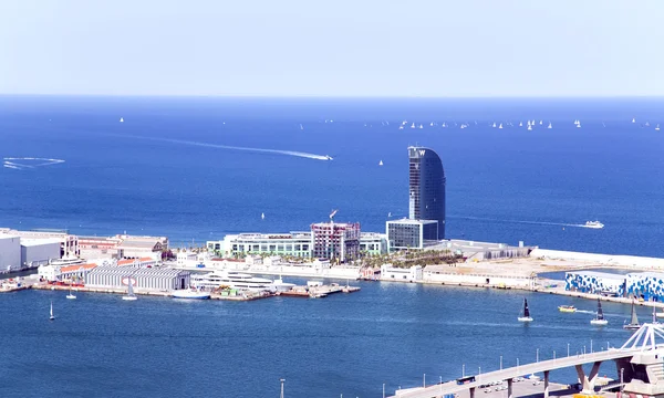 A view aerial from the hill of Montjuic on the Hotel W Barcelona — Stock Photo, Image