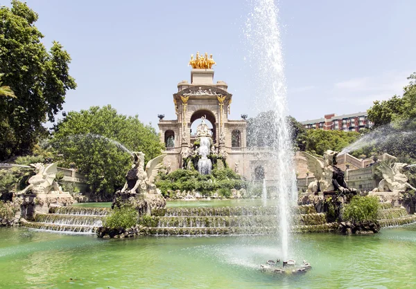 Art arda sıralı Parc de la Ciutadella Çeşmesi — Stok fotoğraf