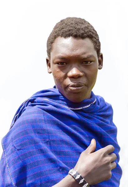 Homens da tribo Maasai Mara em uma capa azul no Parque Nacional Maasai Mara — Fotografia de Stock