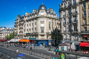 FRANCE, BORDEAUX, MAYIS, 19, 2019 - Fransa 'daki Bordeaux şehir merkezinin antik mimarisi