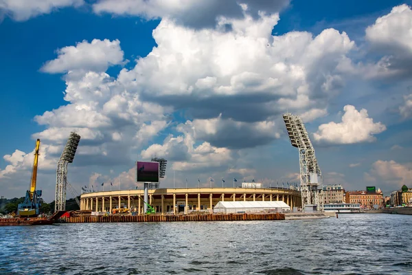 Russia Saint Petersburg July 2016年7月 圣彼得堡的老足球场位于涅瓦河畔 — 图库照片