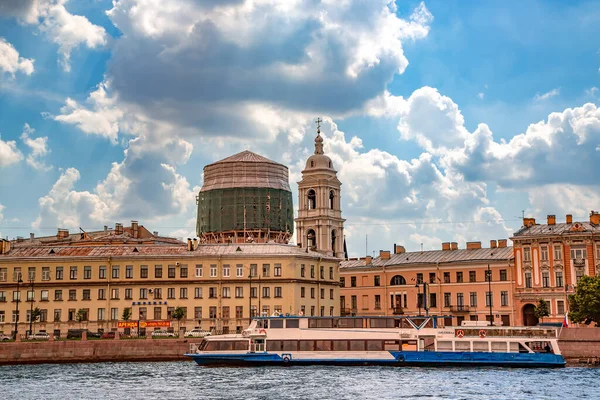 Russia Saint Petersburg April 2016 Neva Dijk Met Gebouwen Kerken — Stockfoto