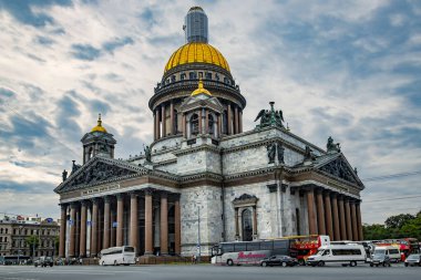 RUSSIA, SAINT PETERSBURG, Nisan 2016 - Saint Isaac Katedrali St. Petersburg 'daki en büyük Ortodoks kilisesi. Büyük Peter 'ın koruyucu azizi Dalmaçyalı Aziz Isaac' e ithaf edilmiştir..
