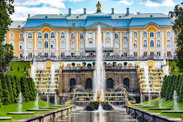 Rússia Petersburg Peterhof Julho 2016 Grand Cascade Fountains Peterhof Palace — Fotografia de Stock