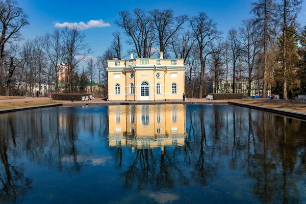 Russia Saint Petersburg April 2011 Het Catharinepaleis Het Zomerpaviljoen Van — Stockfoto