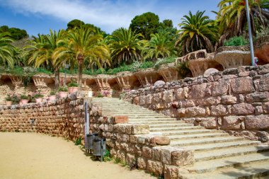 Guel parkına bakın, mimar Antoni Gaudi tarafından Barcelona, İspanya 'da tasarlandı.