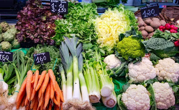 Boqueria Piac Zöldségekkel Gyümölcsökkel Barcelonában Spanyolországban Boqueria Piac Európa Legnagyobb — Stock Fotó