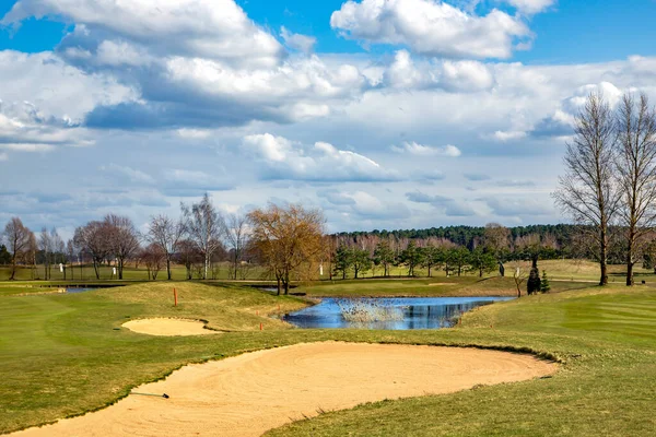 Lugar Golf Con Hermosa Vista Verde Agradable Lago Kisezers Riga —  Fotos de Stock