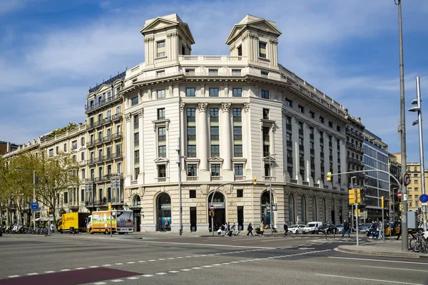 Spain Barcelona March 2021 Ancient Architecture Urban Traffic Street Barcelona — Stock Photo, Image